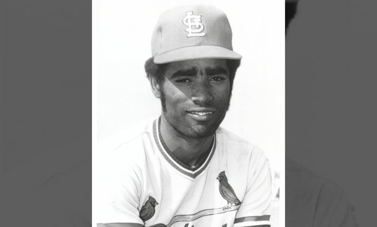¿Merece Teodoro Martínez que el Licey le retire el 29 de su camiseta? ¿Merece Teodoro Martínez que el Licey le retire el 29 de su camiseta?