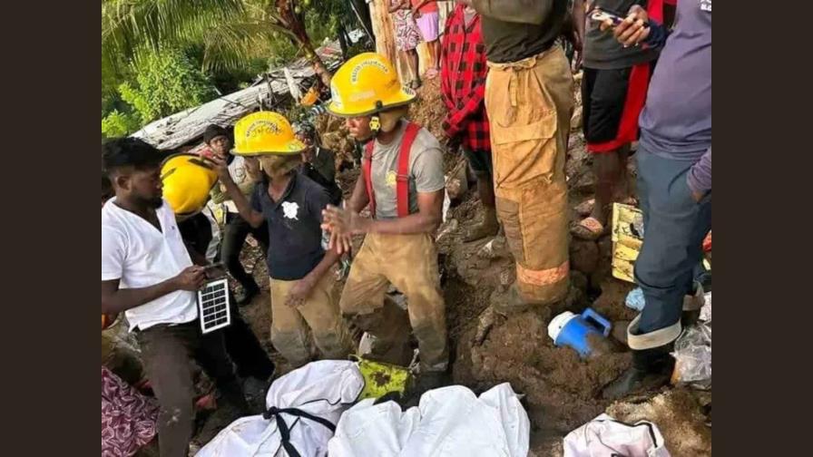 Mueren cuatro personas aplastadas por una roca en Cabo Haitiano Mueren cuatro personas aplastadas por una roca en Cabo Haitiano