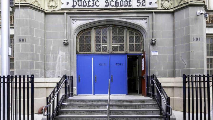 Dominicana es acusada de robar más de 100,000 dólares de fondos de una escuela en Nueva York Dominicana es acusada de robar más de 100,000 dólares de fondos de una escuela en Nueva York