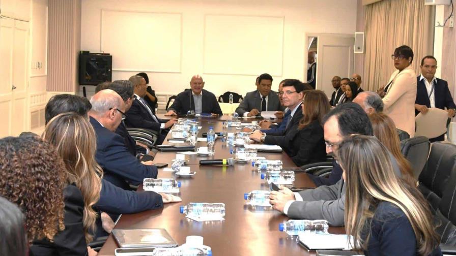 Empresarios siguen firmes en modificar la cesantía; senadores dicen respetarán acuerdo tripartito Empresarios siguen firmes en modificar la cesantía; senadores dicen respetarán acuerdo tripartito