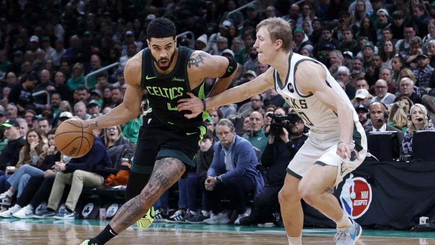 Jayson Tatum anota 34 y los Celtics vencen a los Bucks en el debut de temporada de Middleton Jayson Tatum anota 34 y los Celtics vencen a los Bucks en el debut de temporada de Middleton