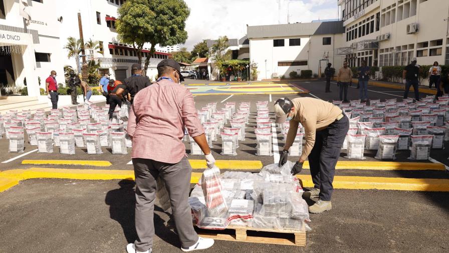 La DNCD se incauta del mayor cargamento de drogas en RD y detiene a 10 empleados de Caucedo La DNCD se incauta del mayor cargamento de drogas en RD y detiene a 10 empleados de Caucedo