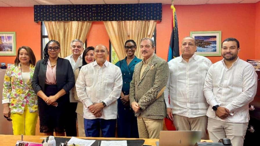 Ministerio de Turismo de Antigua y Barbuda firma acuerdo de capacitación con Infotep Ministerio de Turismo de Antigua y Barbuda firma acuerdo de capacitación con Infotep