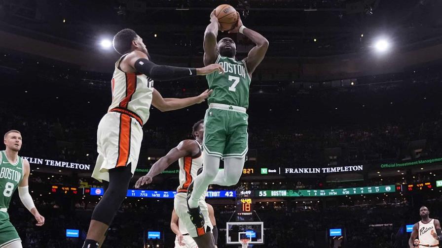 NBA multa a Jaylen Brown de los Celtics por gesto de degollar contra Detroit NBA multa a Jaylen Brown de los Celtics por gesto de degollar contra Detroit