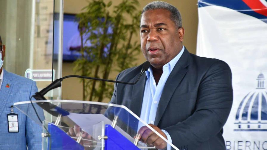 Tony Peña Guaba defiende la entrega del bono navideño que hizo en hospitales Tony Peña Guaba defiende la entrega del bono navideño que hizo en hospitales